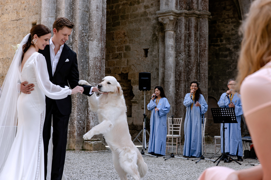 Brotherhood Gospel Choir - Coro gospel che canta durante un matrimonio in chiesa